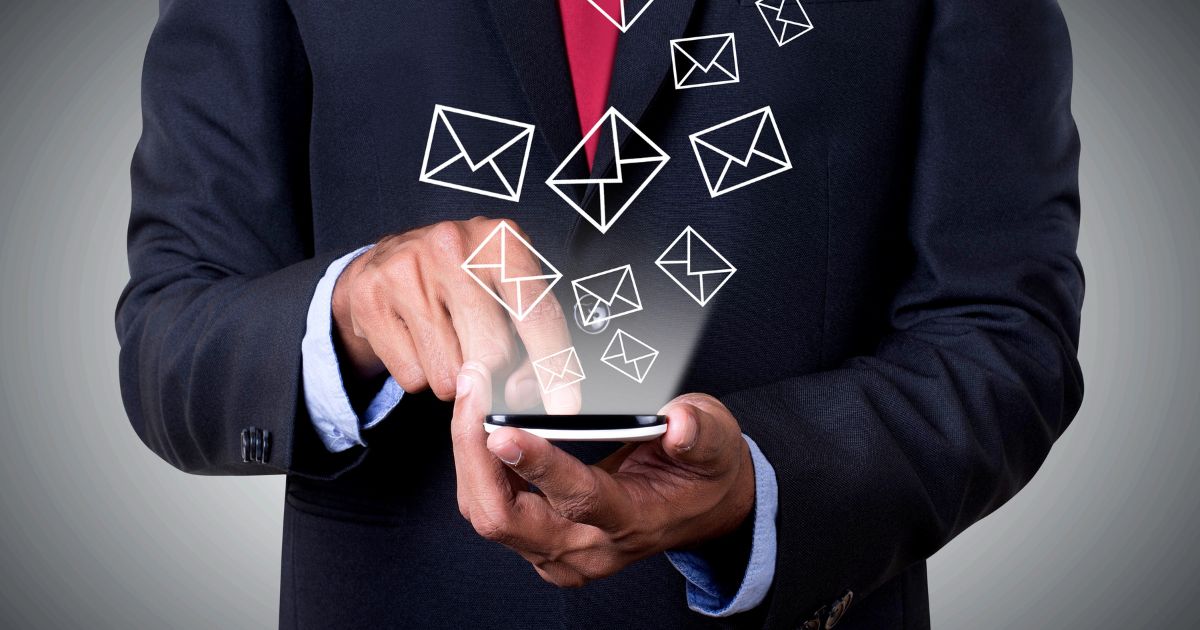 kansas-citys-guide-to-outdoor-painting-best-practices-for-deck-and-fence-staining-8813